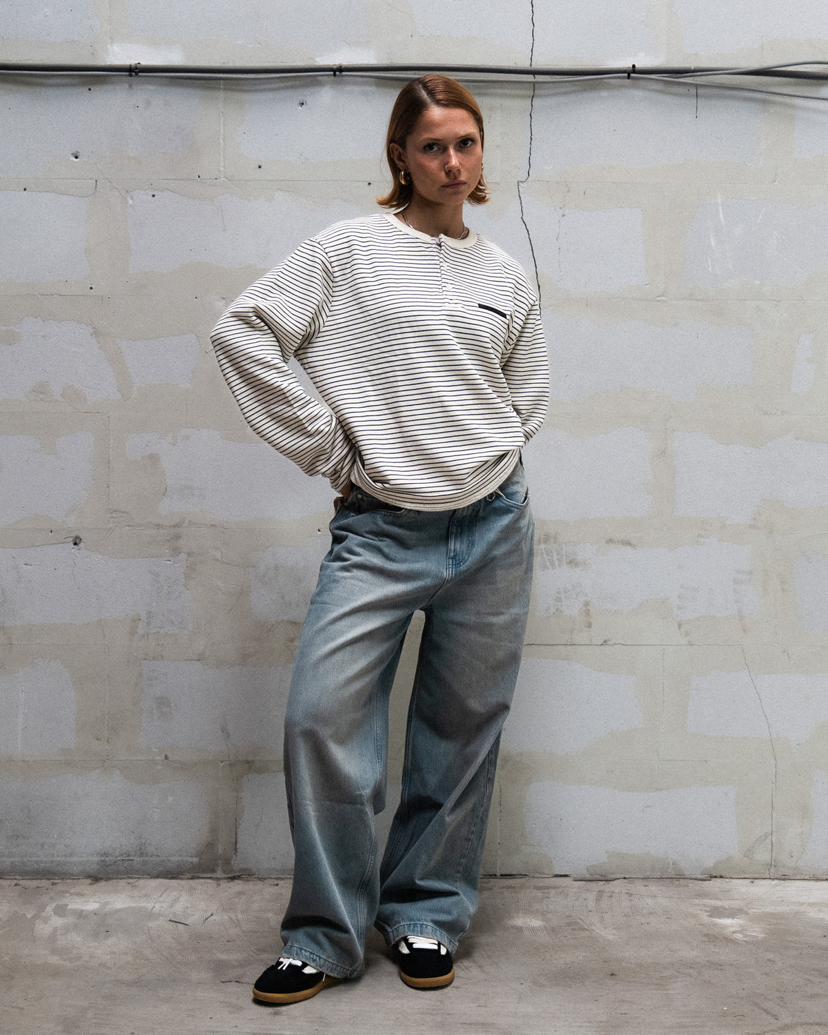 RETERNITY - HENLEY STRIPE LONGSLEEVE - OFF WHITE/NAVY