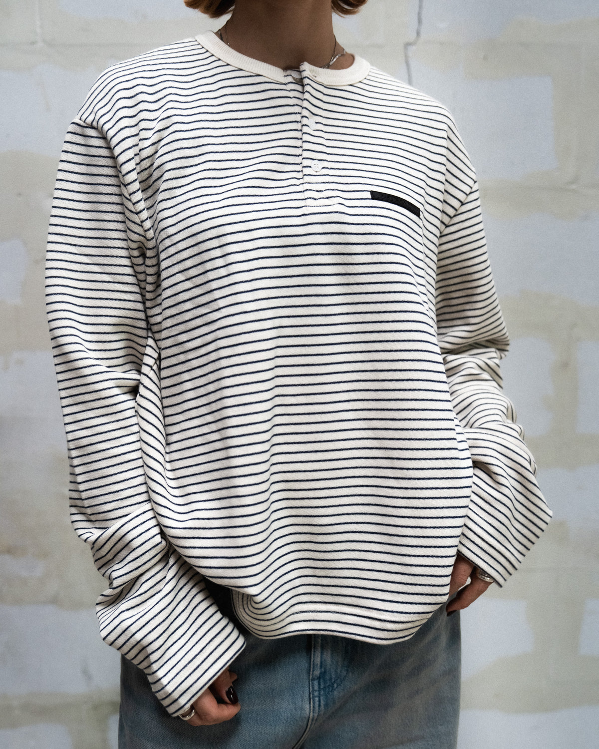 RETERNITY - HENLEY STRIPE LONGSLEEVE - OFF WHITE/NAVY