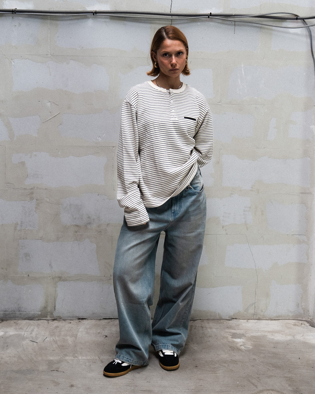 RETERNITY - HENLEY STRIPE LONGSLEEVE - OFF WHITE/NAVY