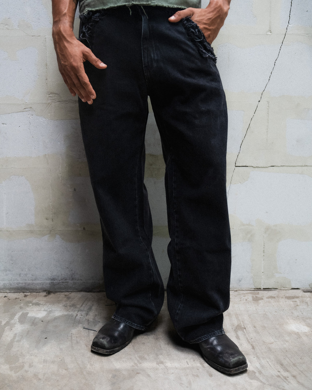 TONAL STUDIOS - FRAYED DENIM - BLACK