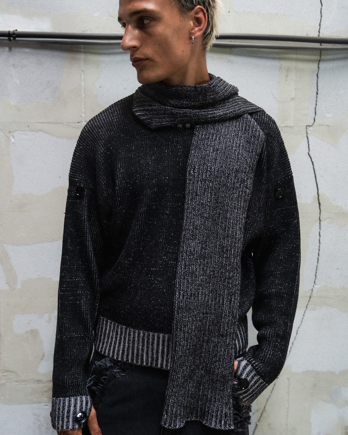 TONAL STUDIOS - SCARF KNIT - BLACK